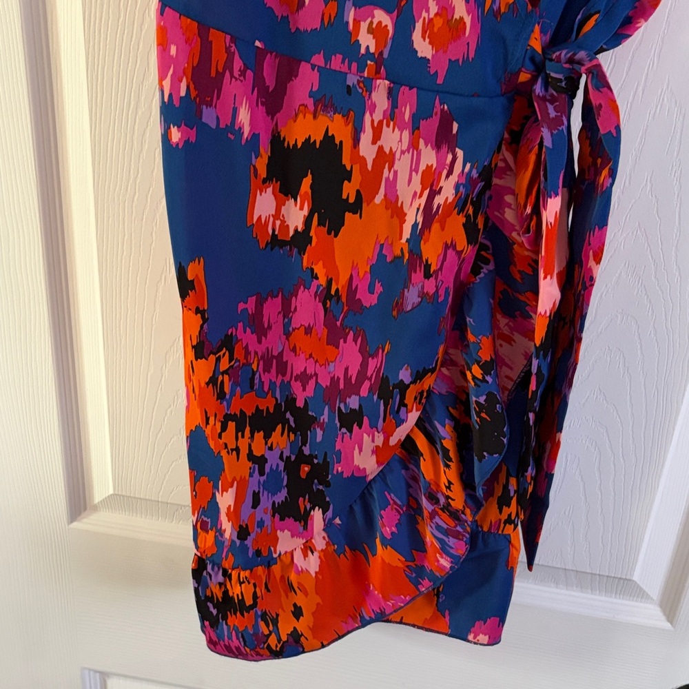 Colorful Abstract Print Wrap Dress - Picture 5 of 7